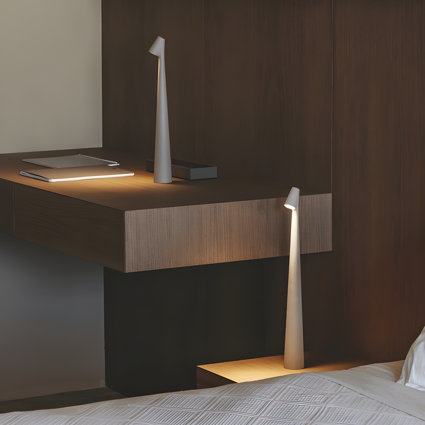 LumiFlex – Tragbare LED-Tischlampe mit Touch-Funktion & kabelloser Eleganz
