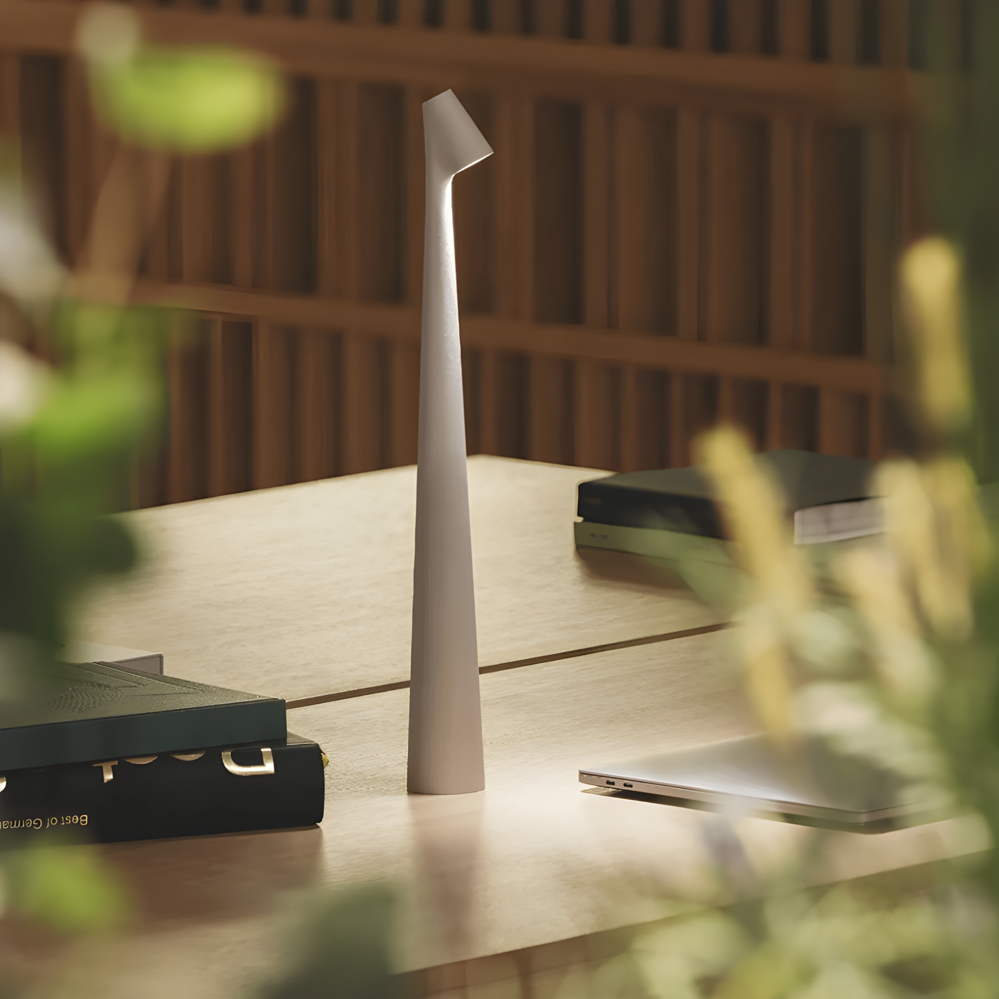 LumiFlex – Tragbare LED-Tischlampe mit Touch-Funktion & kabelloser Eleganz