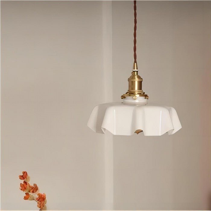 VintageBlume – Cremefarbene Glas-Hängelampe