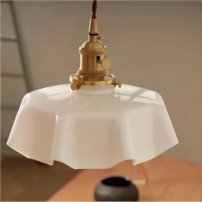 VintageBlume – Cremefarbene Glas-Hängelampe