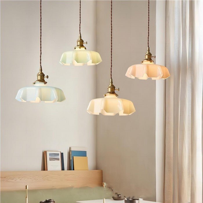 VintageBlume – Cremefarbene Glas-Hängelampe