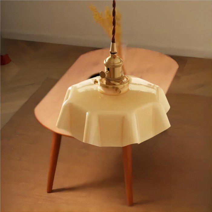 VintageBlume – Cremefarbene Glas-Hängelampe