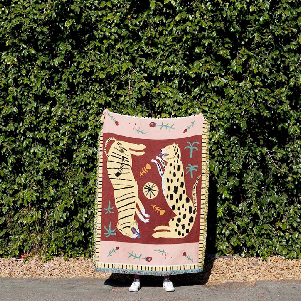 WildWrap – Weiche Decke mit exotischem Animal-Print