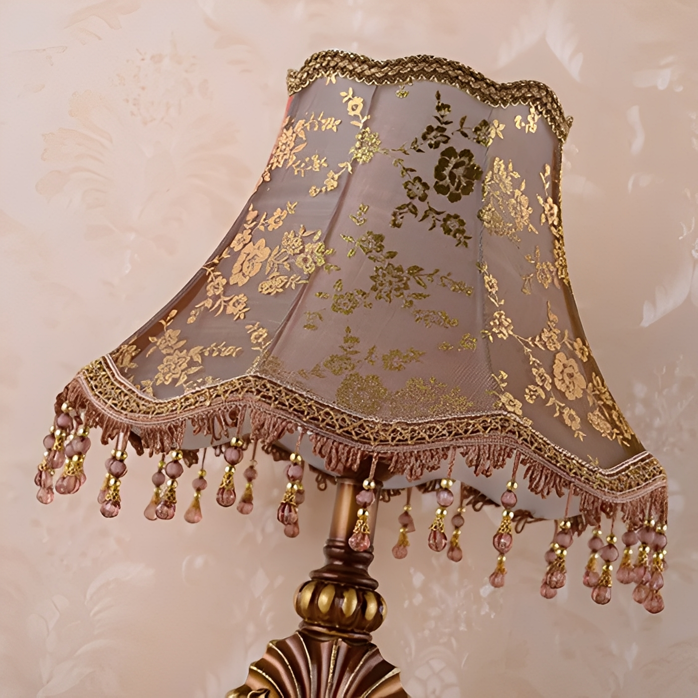 Cleo – Europäische Retro Tischlampe