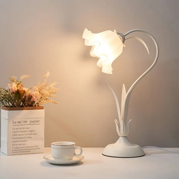 Inga – Verstellbare Blumenlampe im Vintage-Stil
