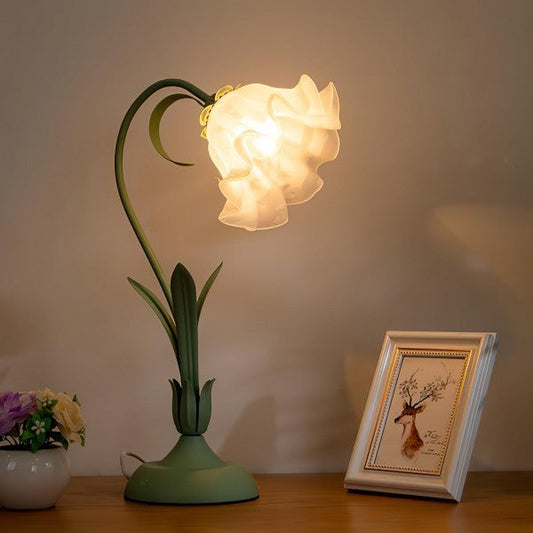 Inga – Verstellbare Blumenlampe im Vintage-Stil