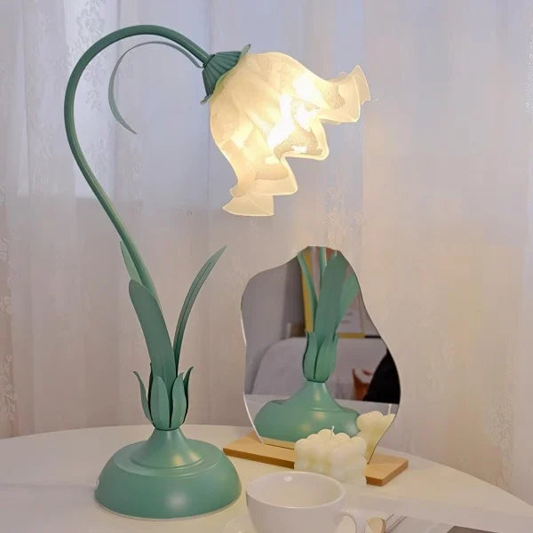 Inga – Verstellbare Blumenlampe im Vintage-Stil