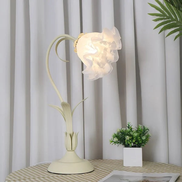 Inga – Verstellbare Blumenlampe im Vintage-Stil