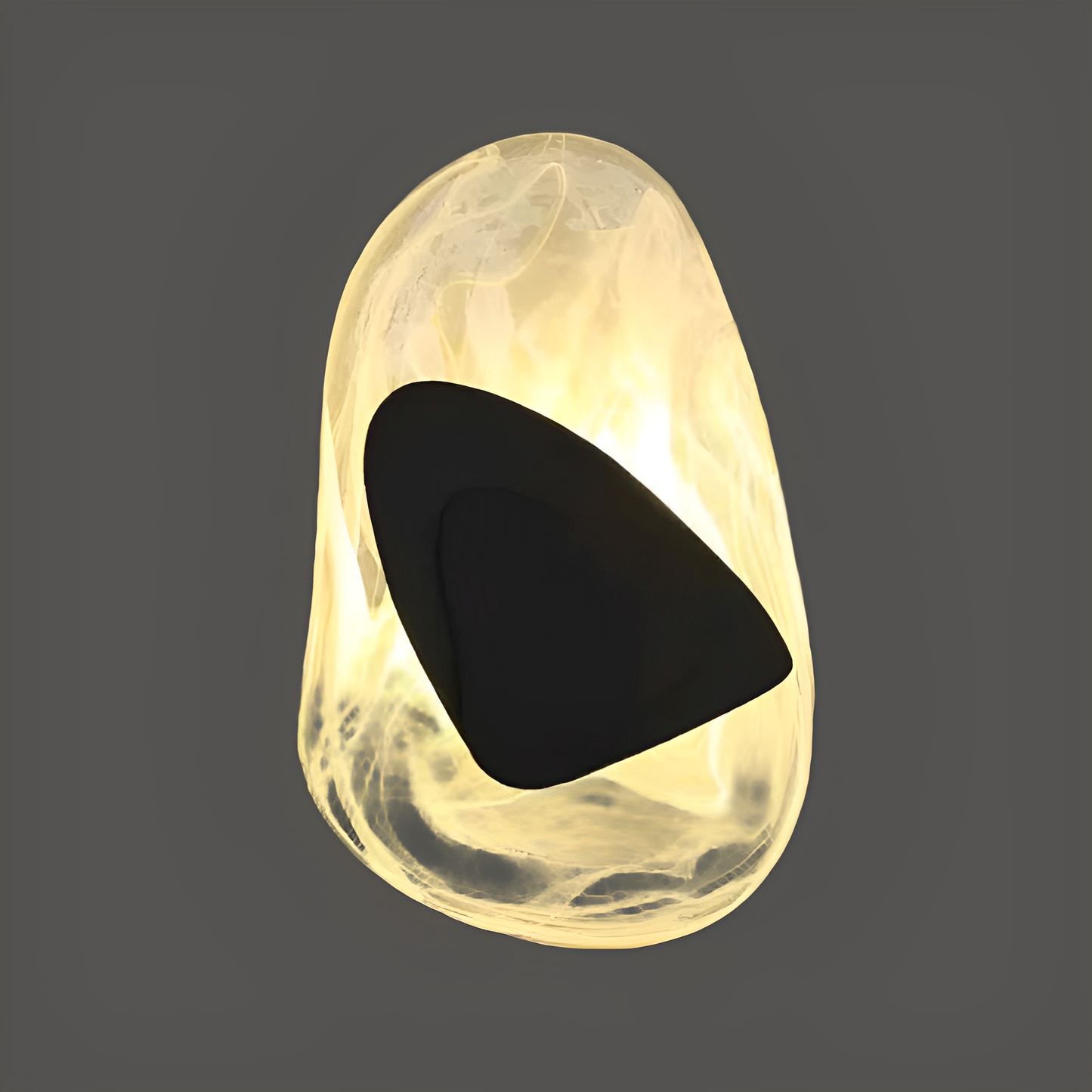 Nila – Moderne LED-Wandleuchte aus Glas: Schlichte Eleganz mit handgefertigtem Design