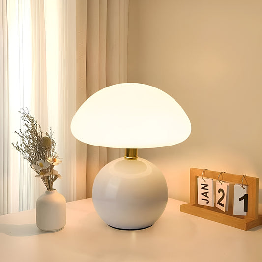 Nelly – Moderne Pilz-Tischlampe im Frost-Design