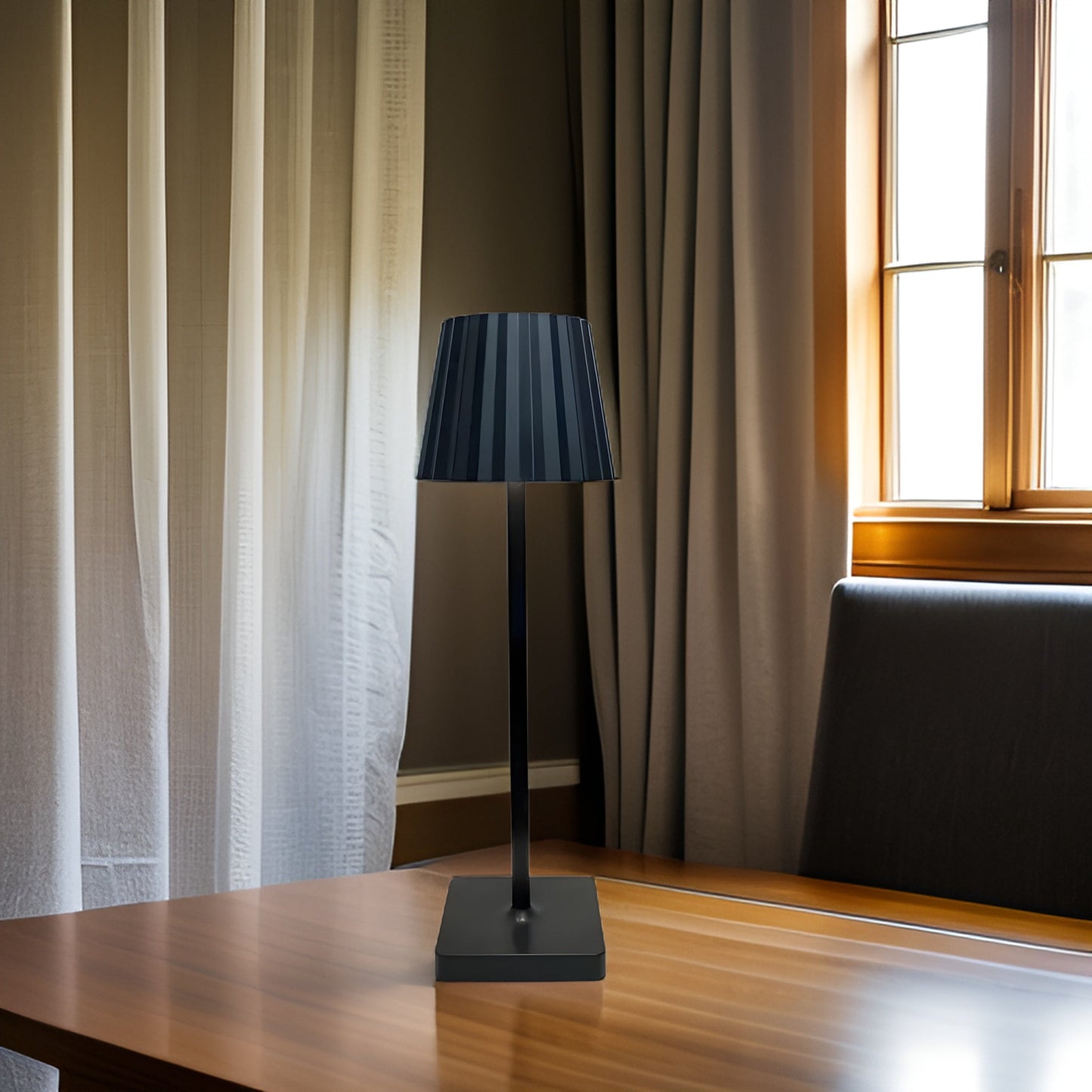 NordicTouch – Dimmbare Tischlampe im skandinavischen Stil