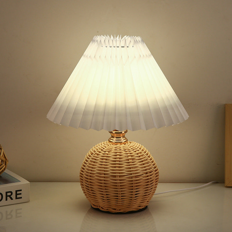 Elodia – Gefaltete Nachttischlampe