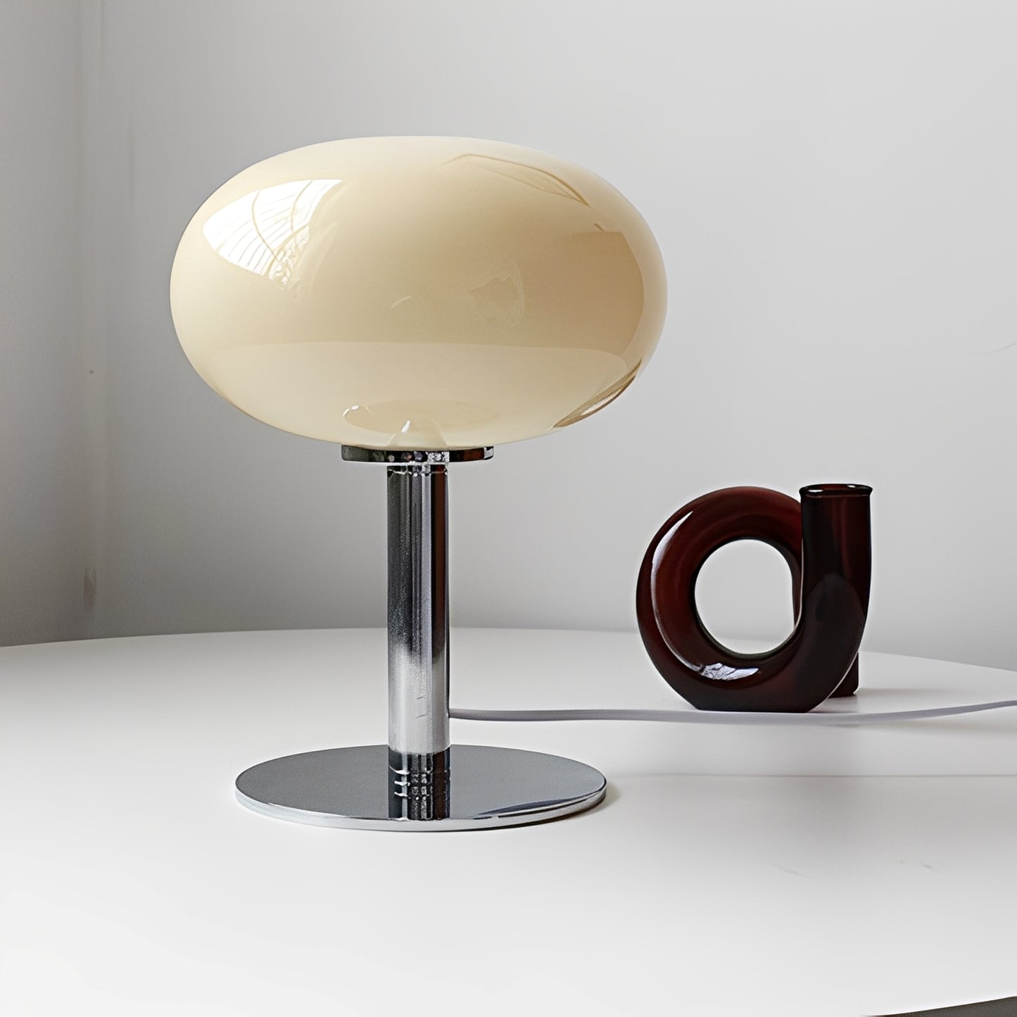 Evelyn – Vintage Cremeglas Tischlampe