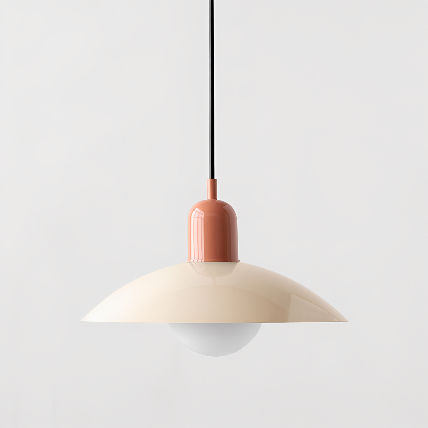 Amelie – Minimalistischer Retro-Farbkronleuchter