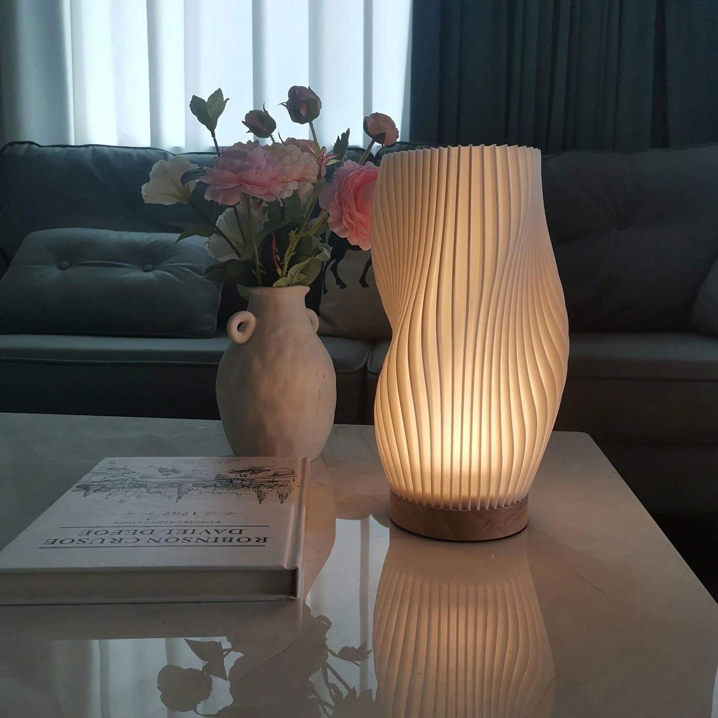 Nerea – Moderne Wavecrest Tischlampe