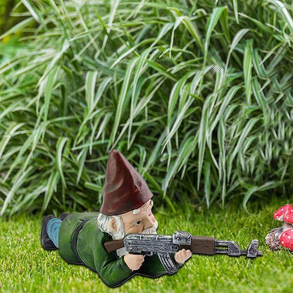 Tarn-Gartenzwerg mit Nachtsichtbrille – Der Wächter im Grünen