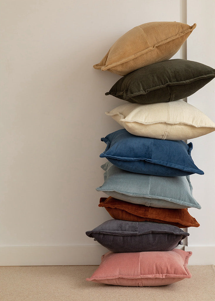 Svala – Modernes Nordisches Sofakissen