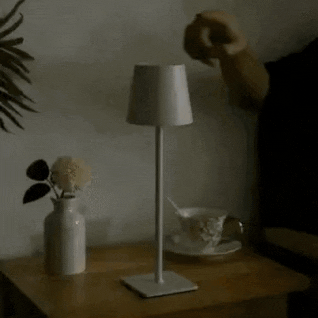SkandiGlow - Multifunktionale Kabelgebundene Tischlampe