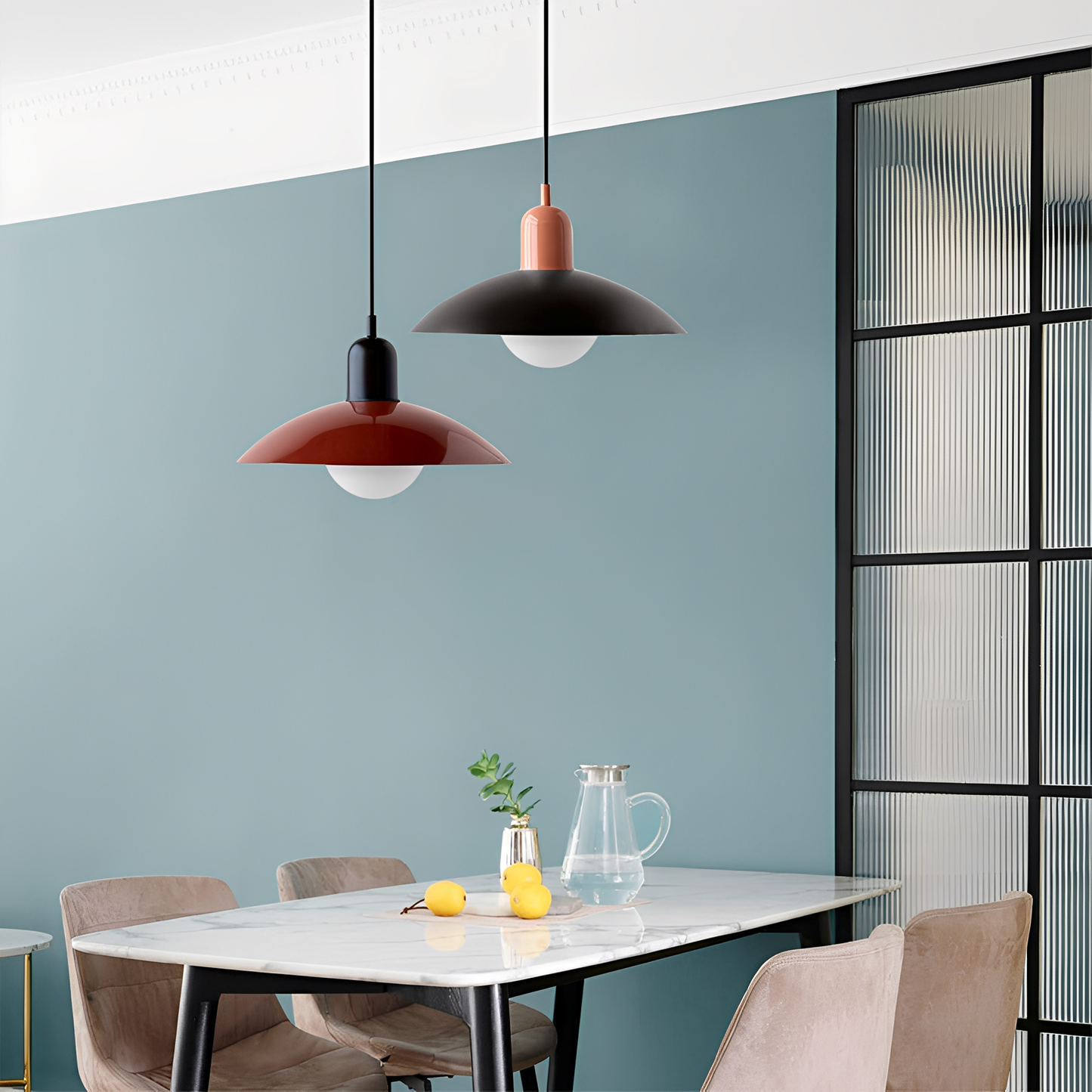 Amelie – Minimalistischer Retro-Farbkronleuchter
