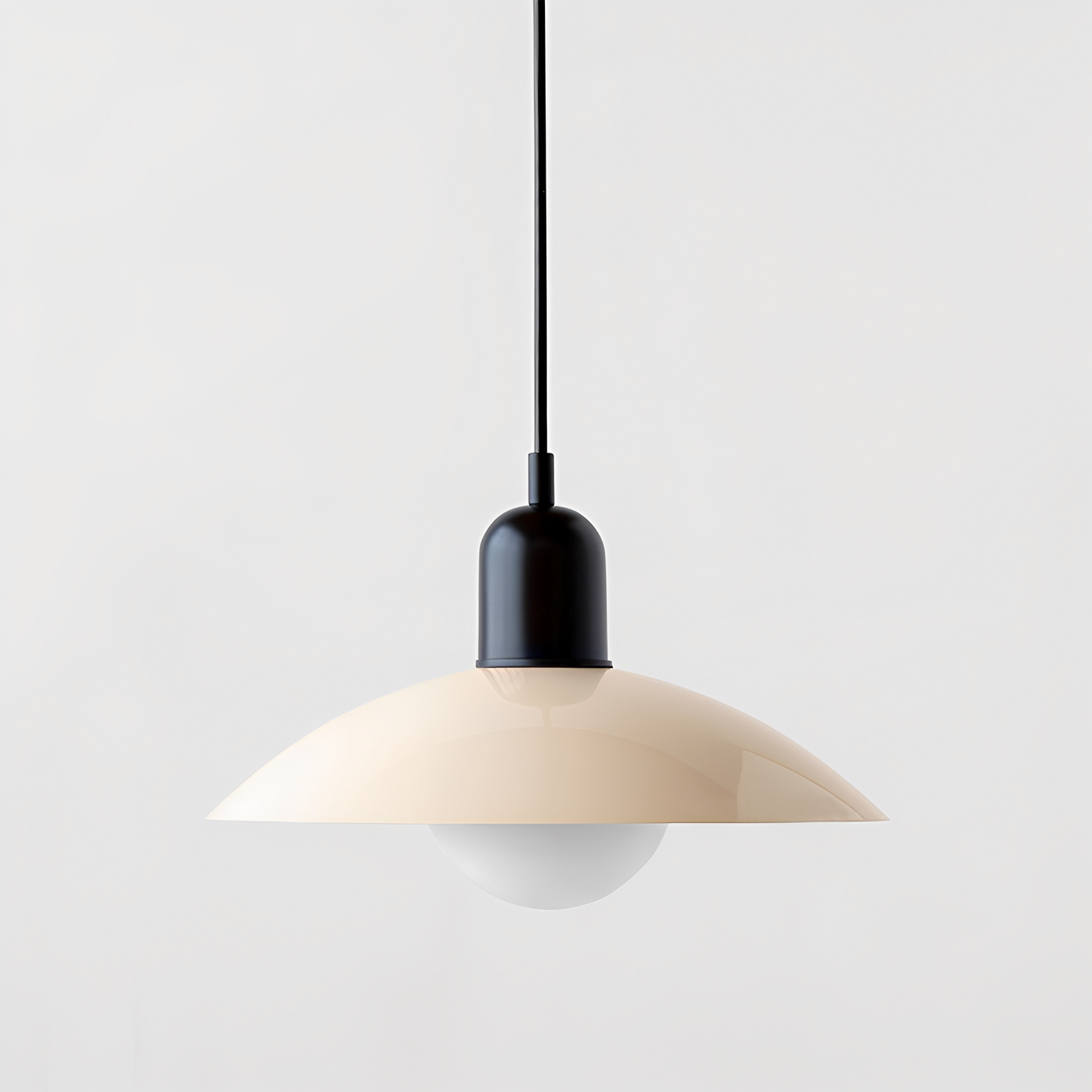Amelie – Minimalistischer Retro-Farbkronleuchter