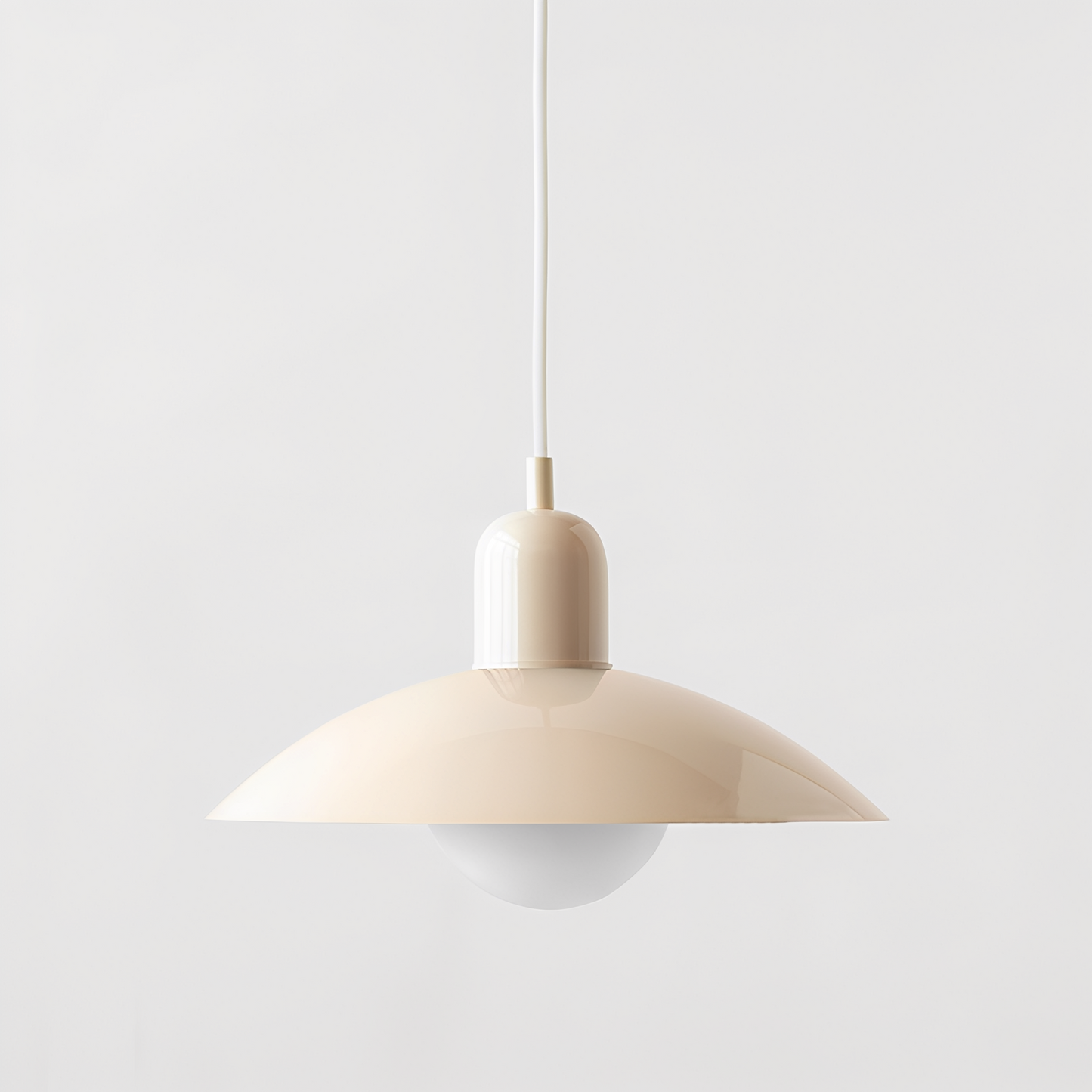 Amelie – Minimalistischer Retro-Farbkronleuchter