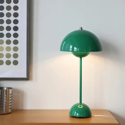 Aufladen der Touch Bud Mushroom Lampe