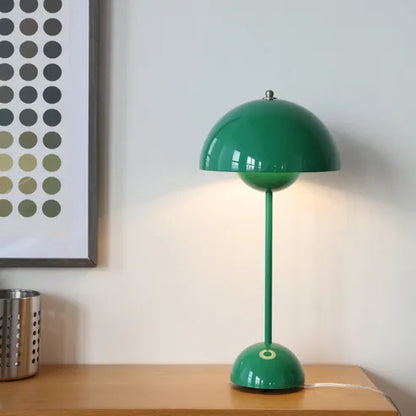 Aufladen der Touch Bud Mushroom Lampe
