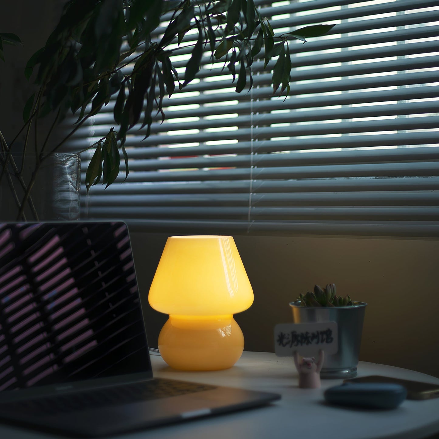 Ansel – Glas-Tischlampe