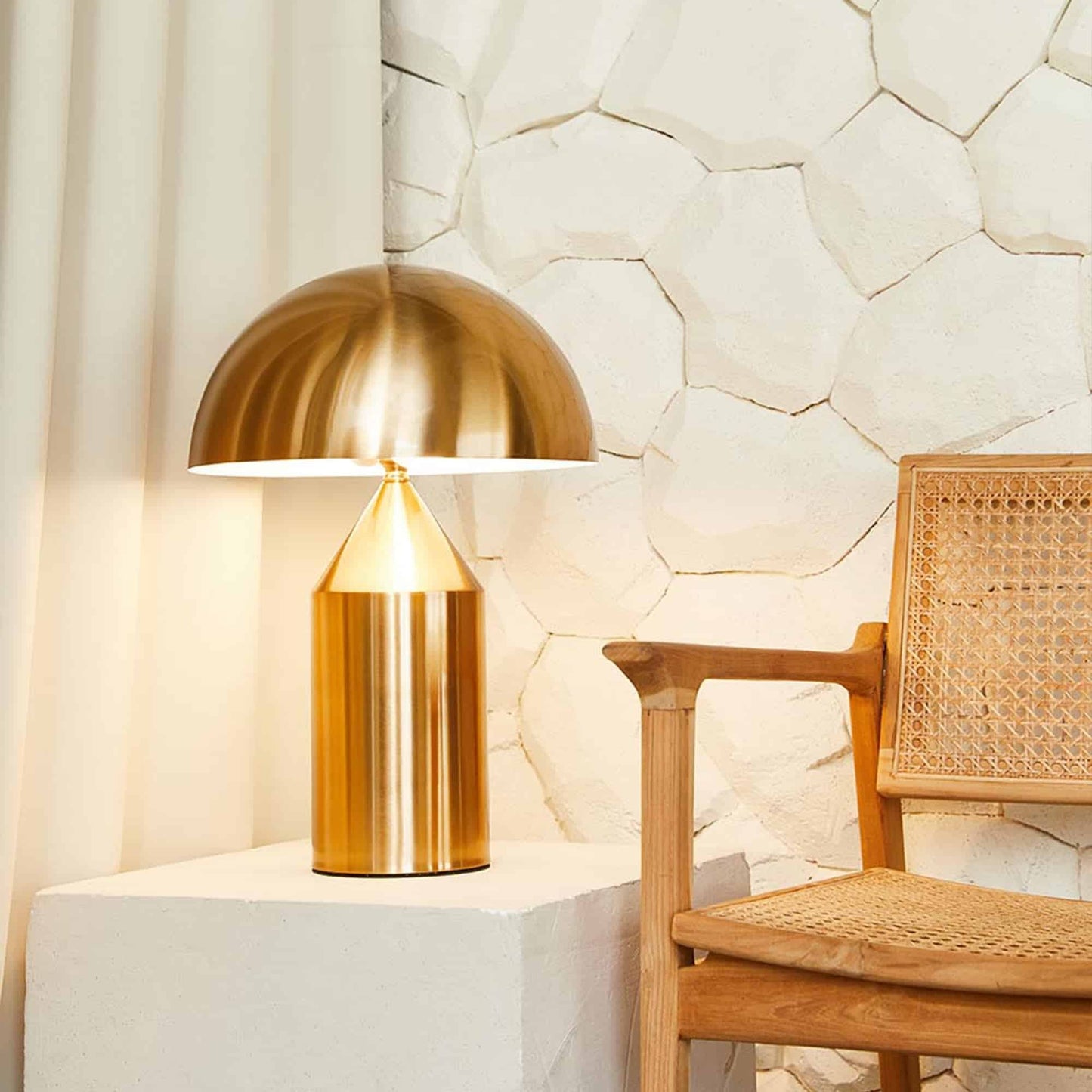 Noelia – Schlichte Nachttischlampe mit Augenschutz