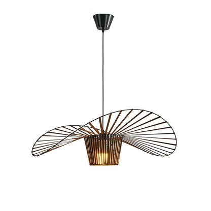 Kronleuchter-Strohhut-Design