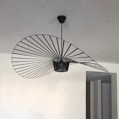 Kronleuchter-Strohhut-Design