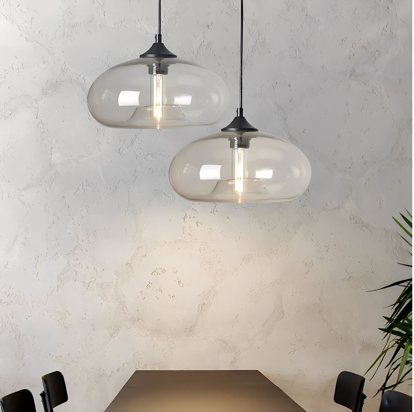Elias – Nordische Glas-Pendelleuchte im Loft-Stil