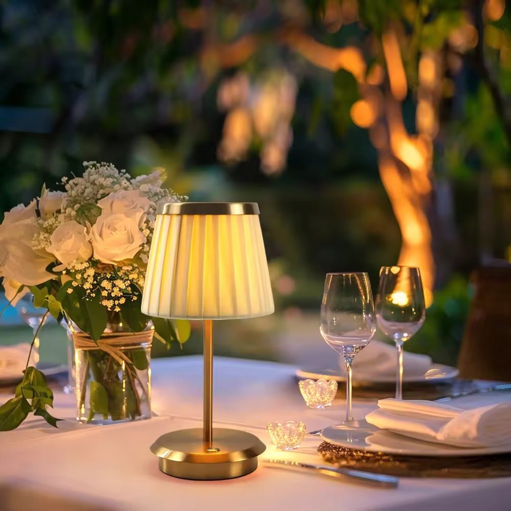 Emi – Elegante USB-Tischlampe