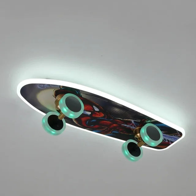 Skateboard-Deckenleuchte fürs Kinderzimmer