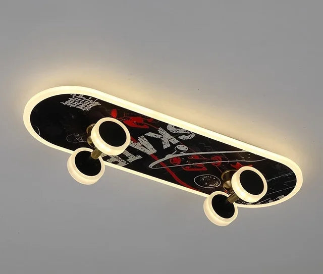Skateboard-Deckenleuchte fürs Kinderzimmer