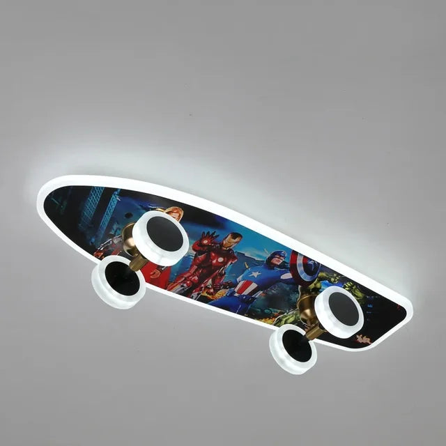 Skateboard-Deckenleuchte fürs Kinderzimmer