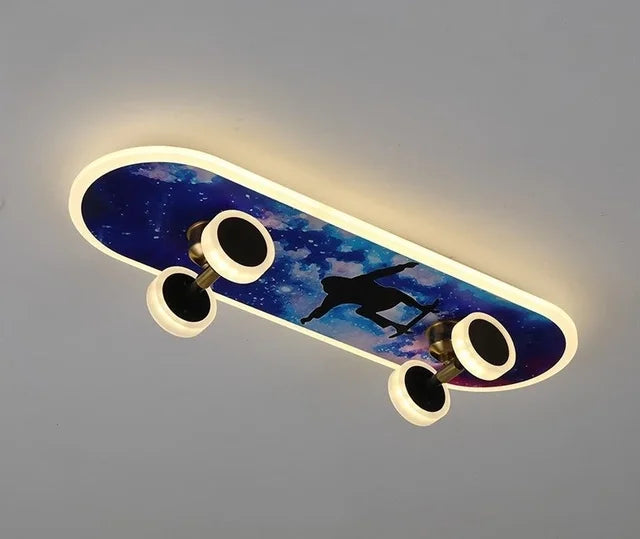 Skateboard-Deckenleuchte fürs Kinderzimmer