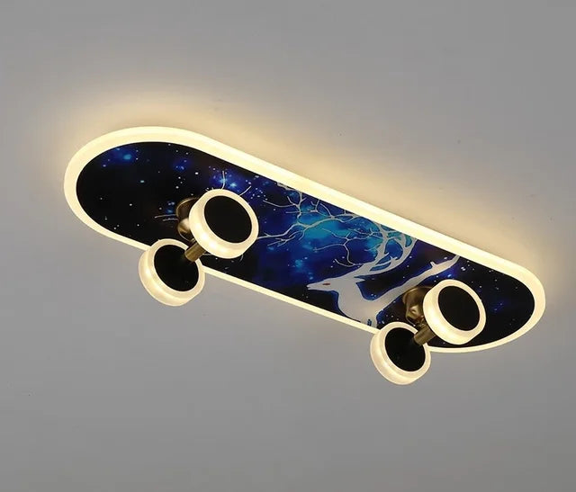Skateboard-Deckenleuchte fürs Kinderzimmer