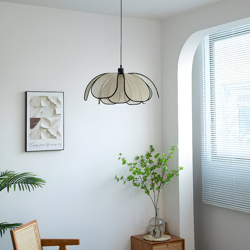 Yuri – Moderne Blüten-Pendelleuchte