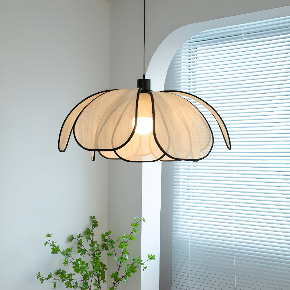 Yuri – Moderne Blüten-Pendelleuchte