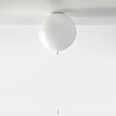 LumiBallon – Verspielte Deckenleuchte in Ballonform