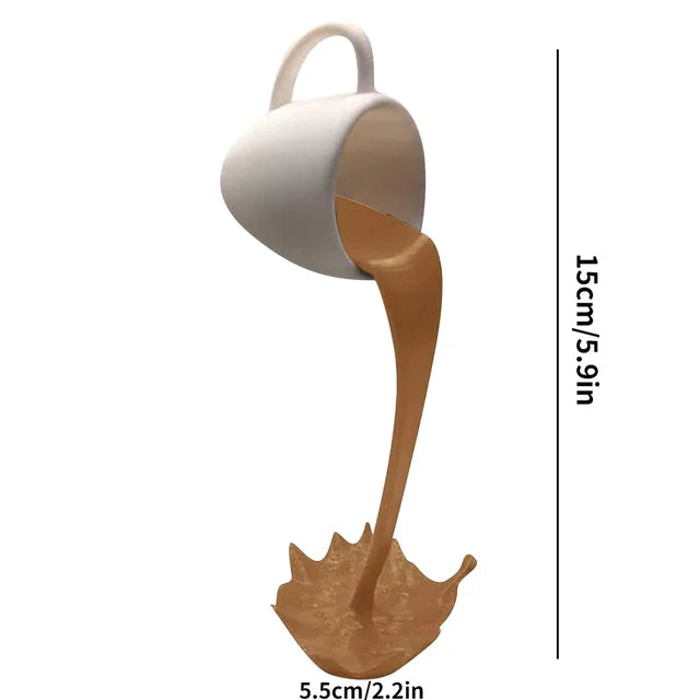 verschüttete schwimmende Kaffeetasse Dekor