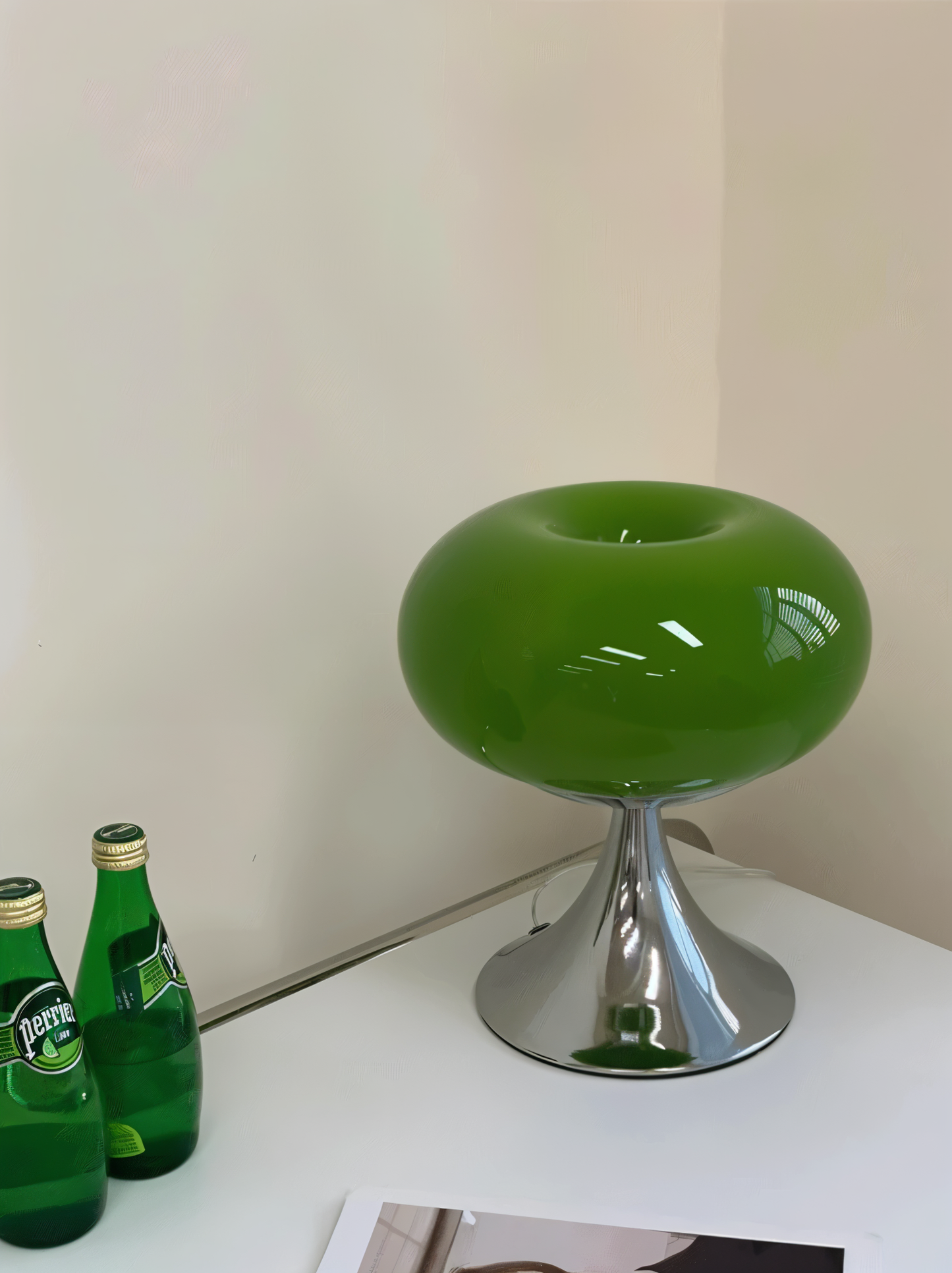 AppleLight – Tischlampe aus gebogenem Macaron-Glas in fruchtigem Design