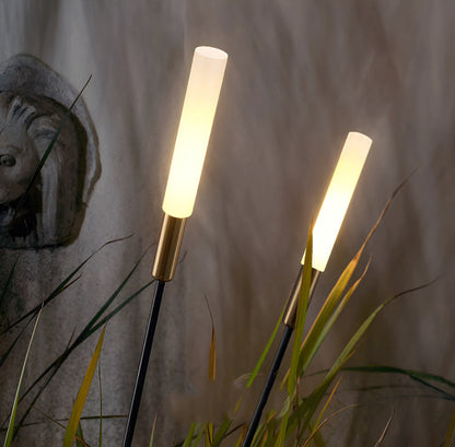 SolarLux – Solarbetriebene Außenleuchte mit modernem Flair