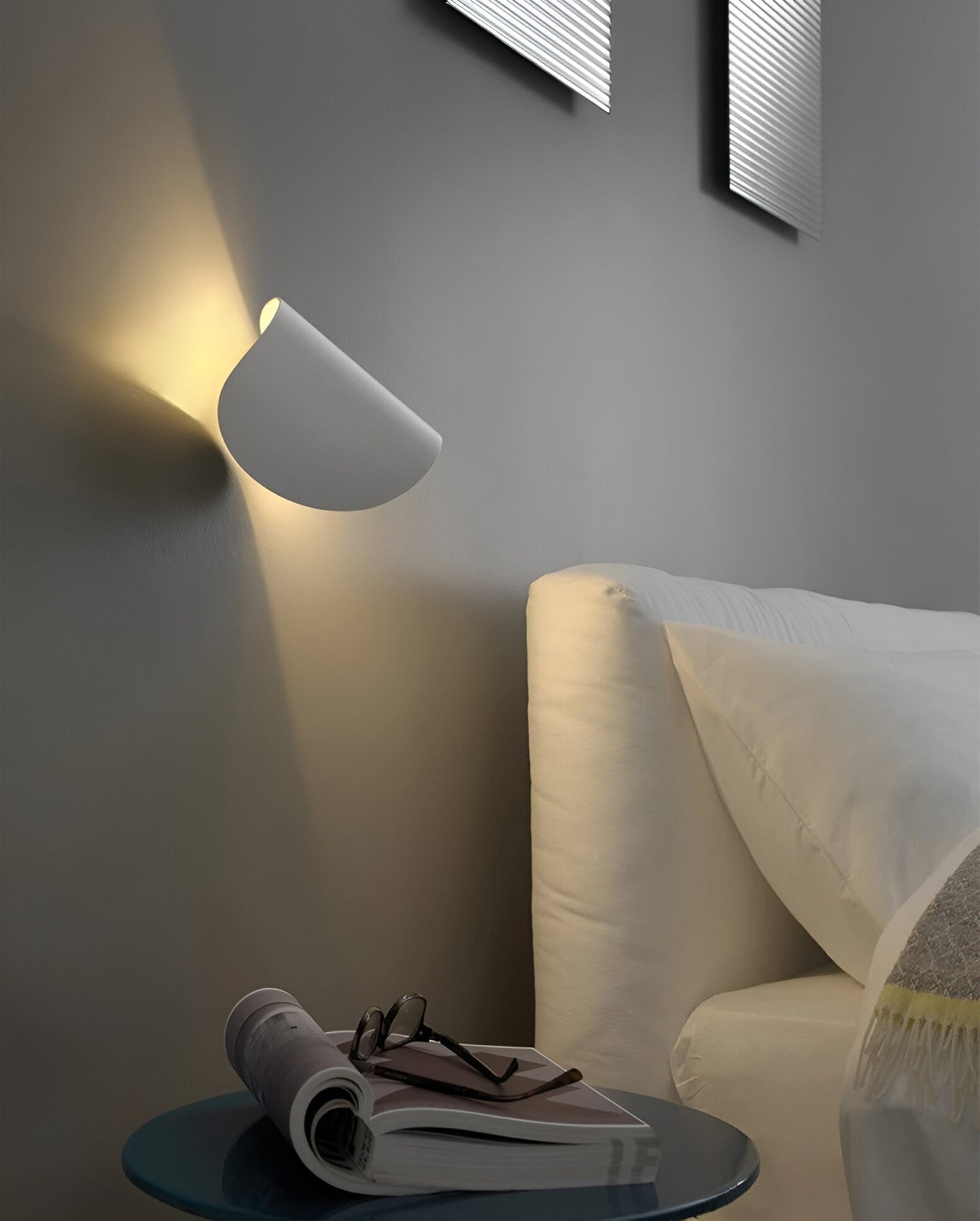Drehbare LED-Wandleuchte im modernen Design