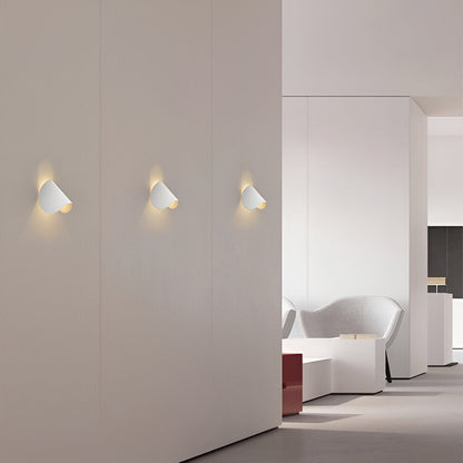Drehbare LED-Wandleuchte im modernen Design