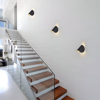 Drehbare LED-Wandleuchte im modernen Design