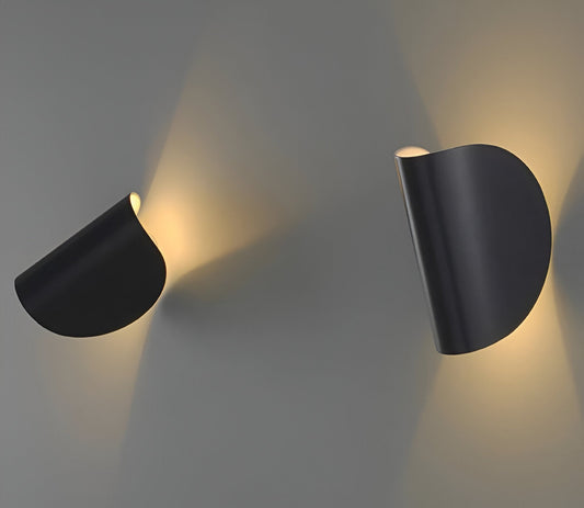Drehbare LED-Wandleuchte im modernen Design
