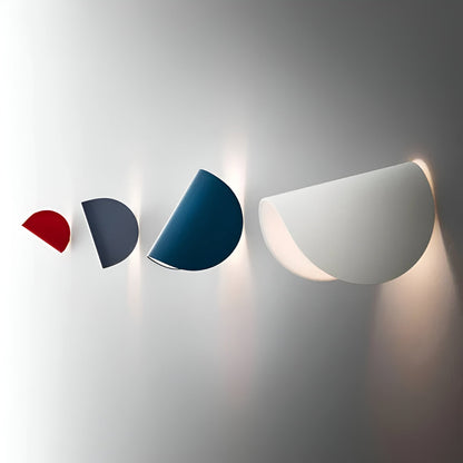 Drehbare LED-Wandleuchte im modernen Design