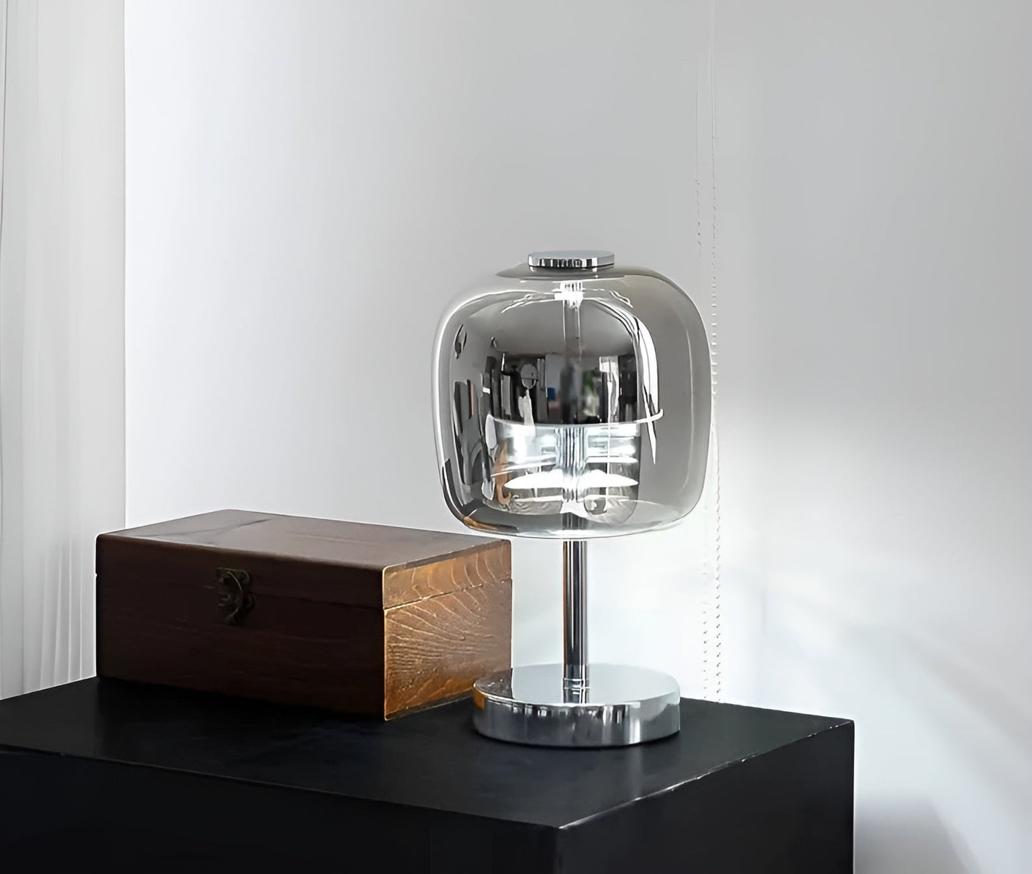 SmokeGlow Tischleuchte – Dekorative Leuchte aus Rauchglas